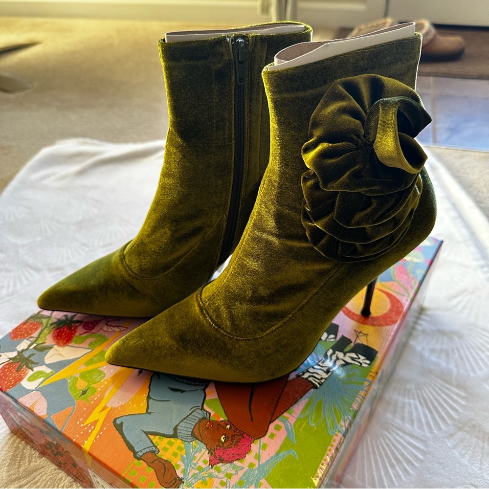 Jeffrey Campbell Velvet Heeled Boots in Green - Picture 2 of 7